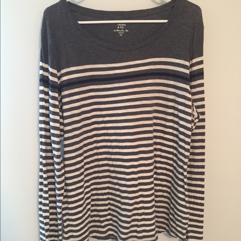 Crown and Ivy Ladies long sleeve shirt